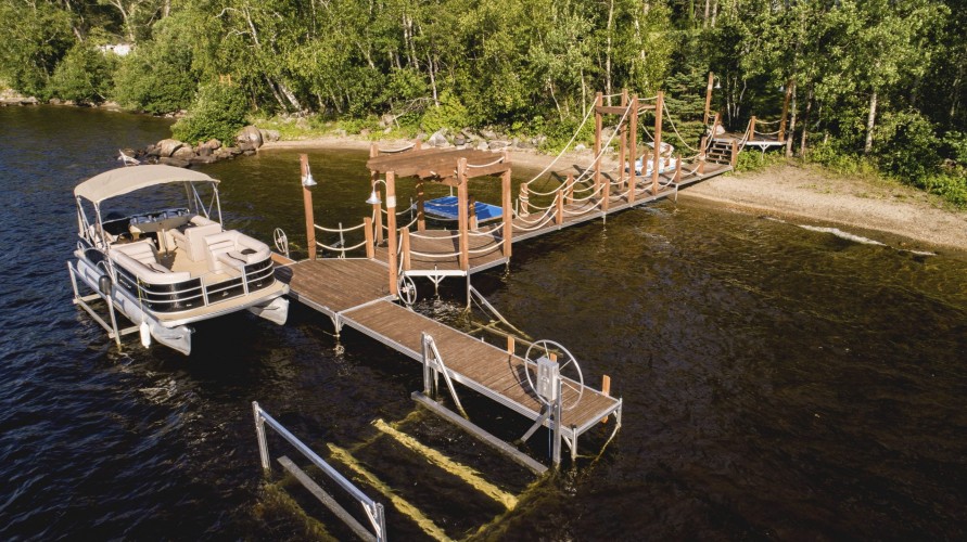 Aluminum Dock on posts/on wheels