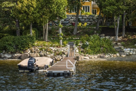 Floating / semi-floating aluminum dock